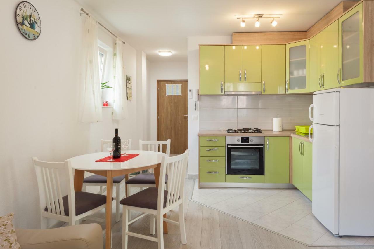 Apartments Turtle Gardens Makarska Extérieur photo